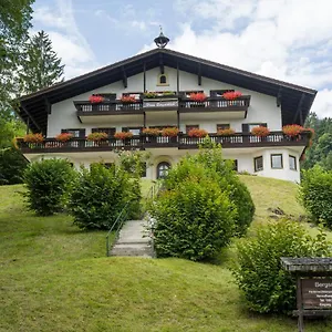 https://ferienwohnanlage-bergschlossl-wohnung-nr-9.com-bavaria.com