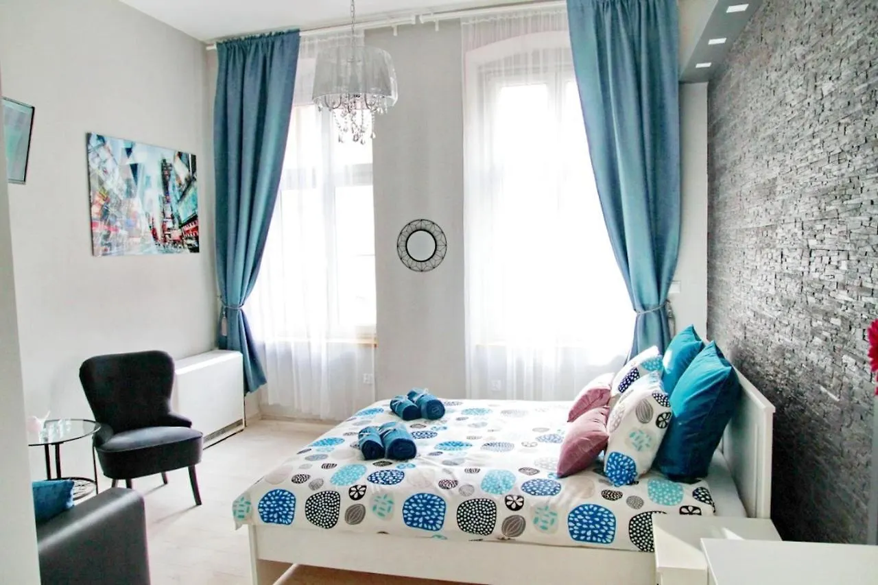 Grey Rooms Breslau Privatunterkunft
